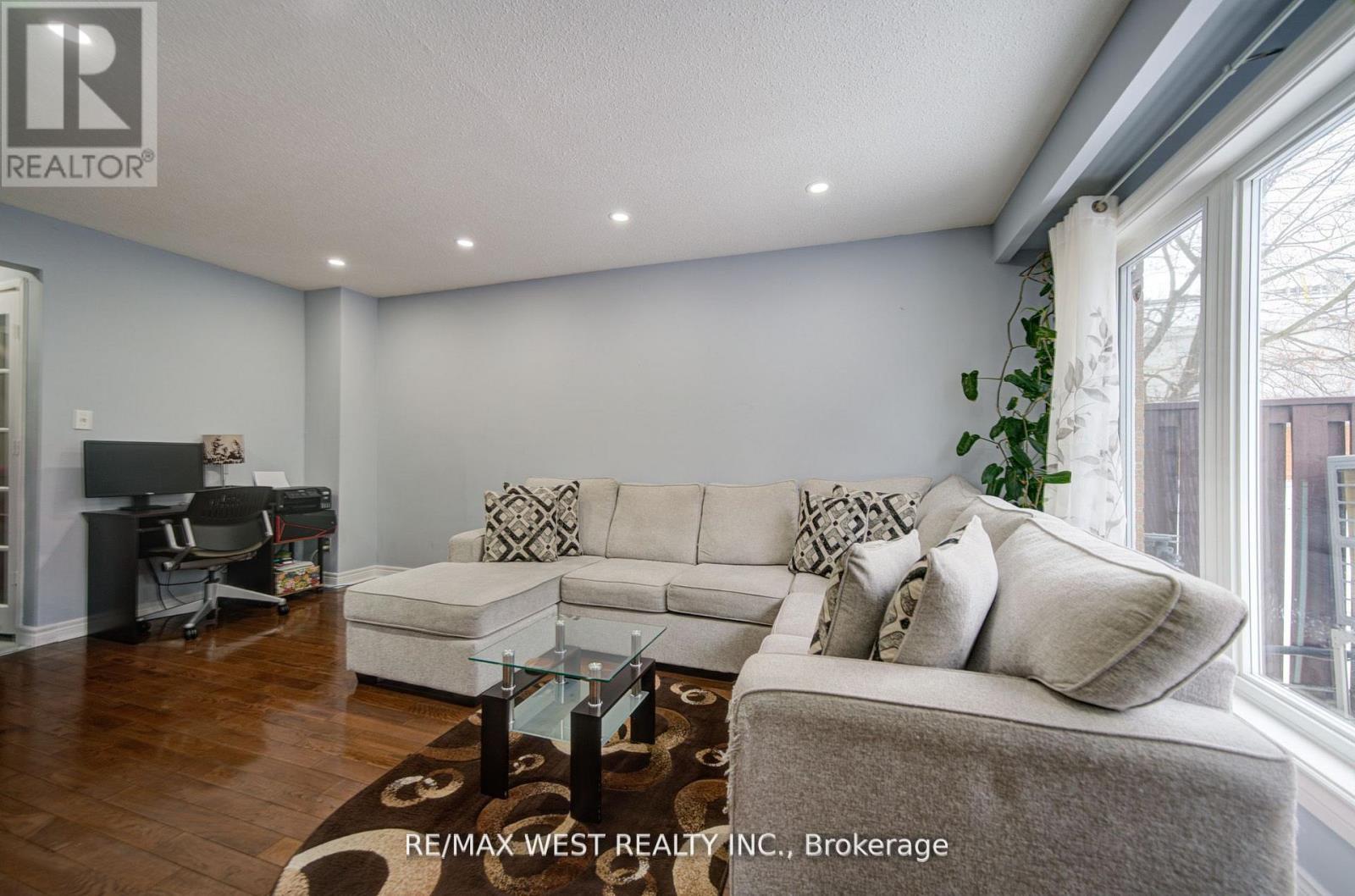 71 - 3525 Brandon Gate Drive, Mississauga, Ontario  L4T 3M3 - Photo 10 - W12815660