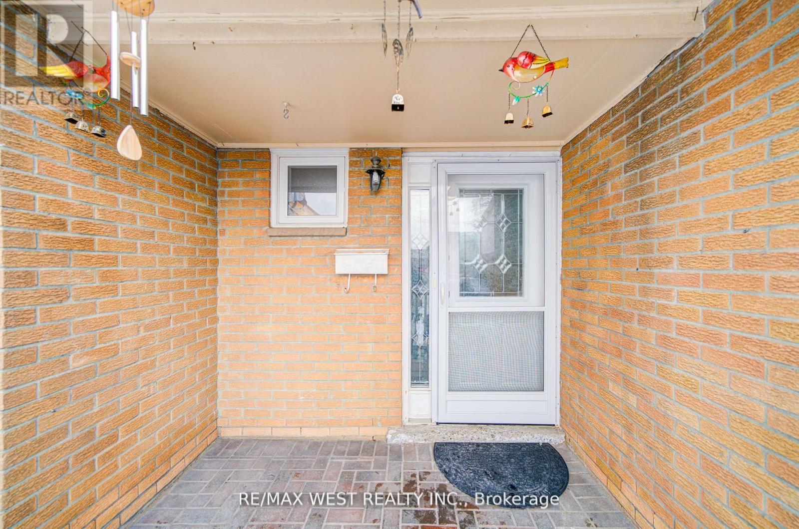 71 - 3525 Brandon Gate Drive, Mississauga, Ontario  L4T 3M3 - Photo 4 - W12815660