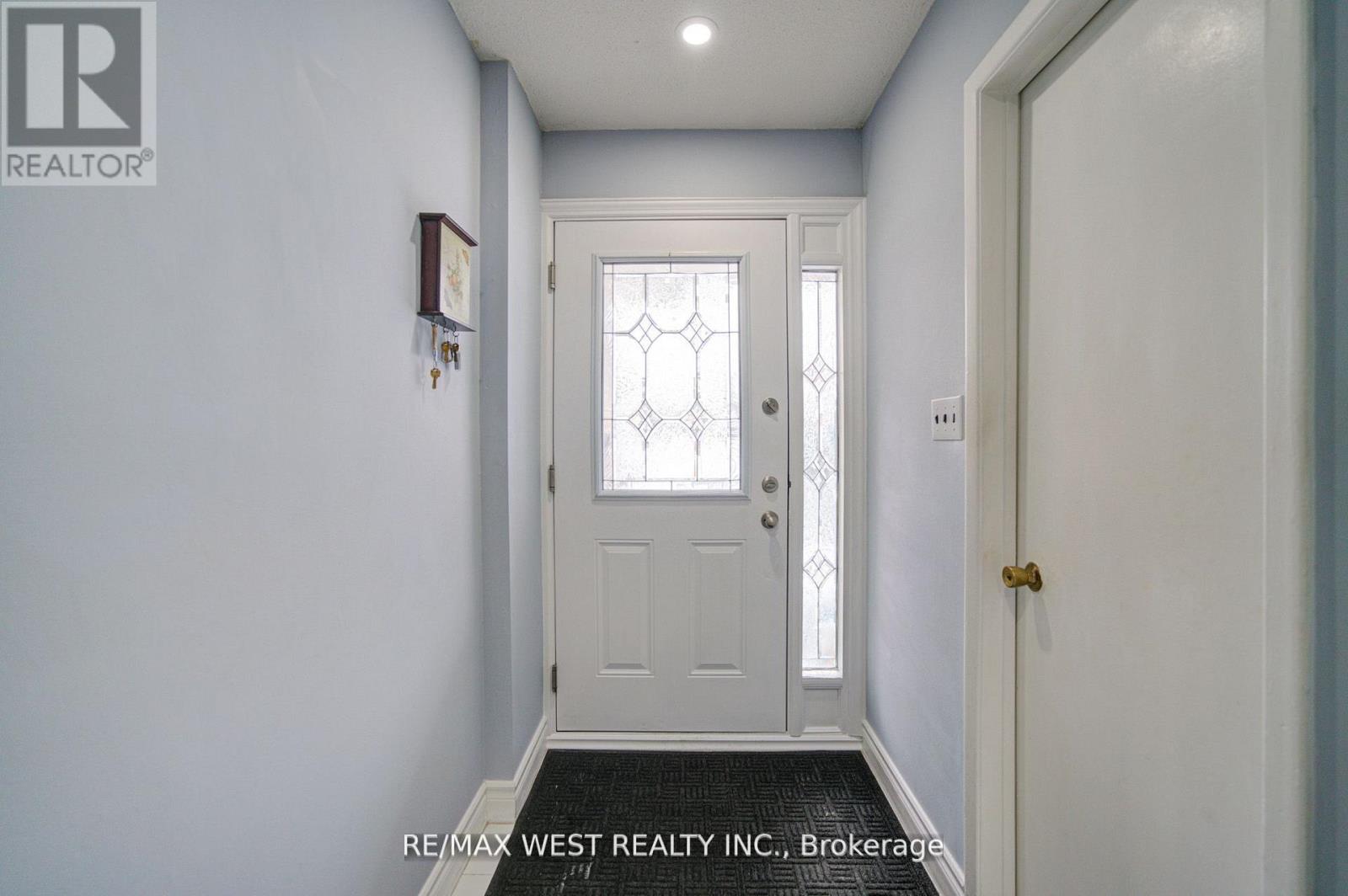 71 - 3525 Brandon Gate Drive, Mississauga, Ontario  L4T 3M3 - Photo 5 - W12815660