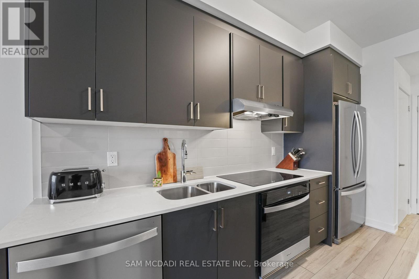 1403 - 1035 Southdown Road, Mississauga, Ontario  L5J 0A2 - Photo 11 - W12815674