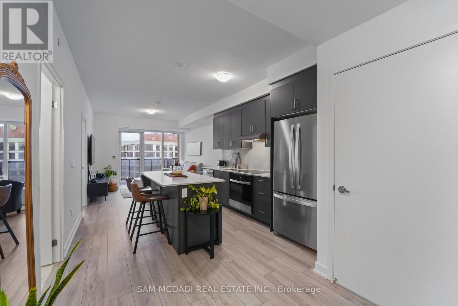 1403 - 1035 Southdown Road, Mississauga, Ontario  L5J 0A2 - Photo 6 - W12815674