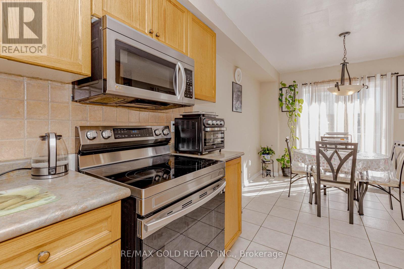 3 Monaco Court, Brampton, Ontario  L7A 1X4 - Photo 10 - W12815720