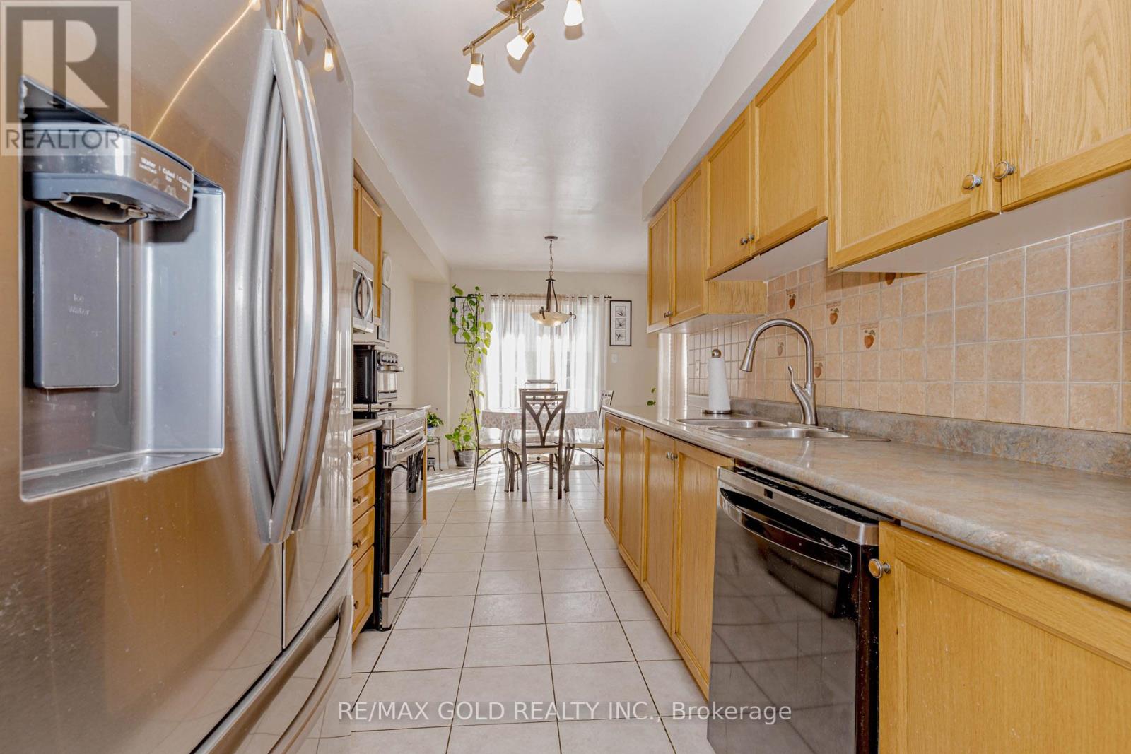 3 Monaco Court, Brampton, Ontario  L7A 1X4 - Photo 11 - W12815720