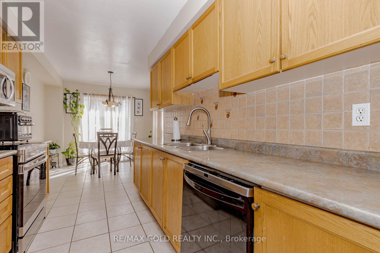 3 Monaco Court, Brampton, Ontario  L7A 1X4 - Photo 12 - W12815720