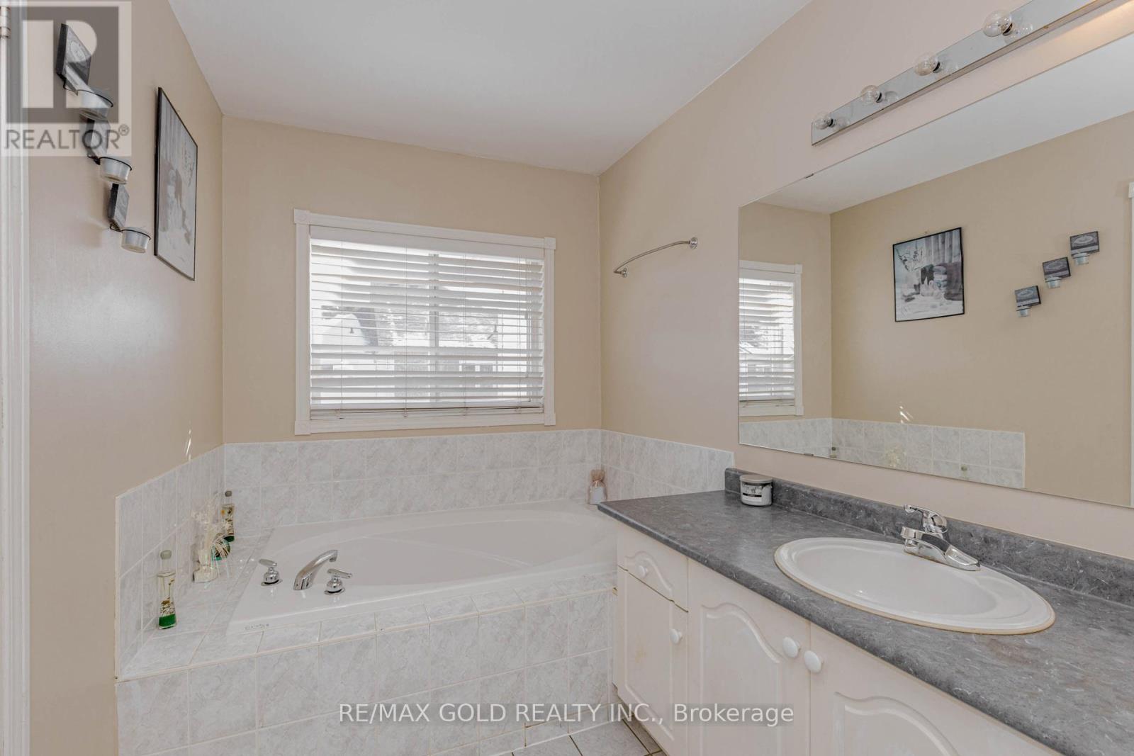 3 Monaco Court, Brampton, Ontario  L7A 1X4 - Photo 33 - W12815720