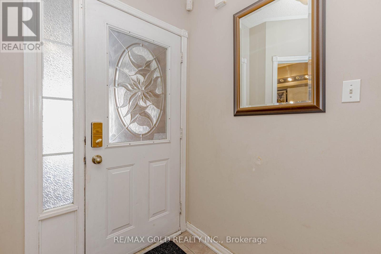 3 Monaco Court, Brampton, Ontario  L7A 1X4 - Photo 5 - W12815720