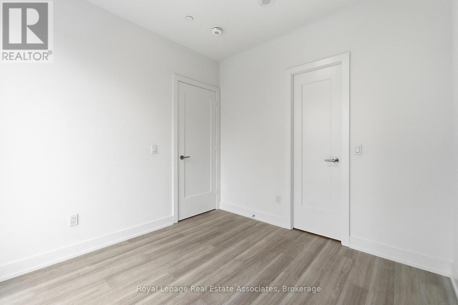 401 - 25 Cordova Avenue, Toronto, Ontario  M9A 0E5 - Photo 10 - W12815744