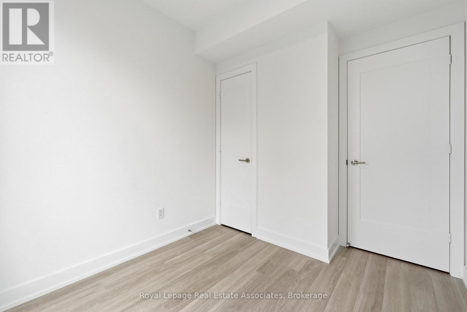 401 - 25 Cordova Avenue, Toronto, Ontario  M9A 0E5 - Photo 11 - W12815744