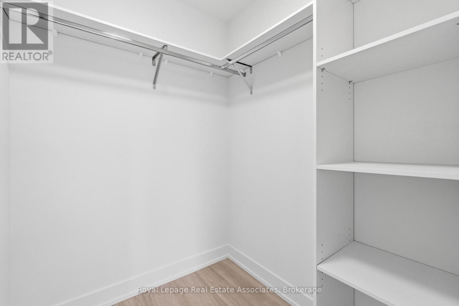 401 - 25 Cordova Avenue, Toronto, Ontario  M9A 0E5 - Photo 12 - W12815744