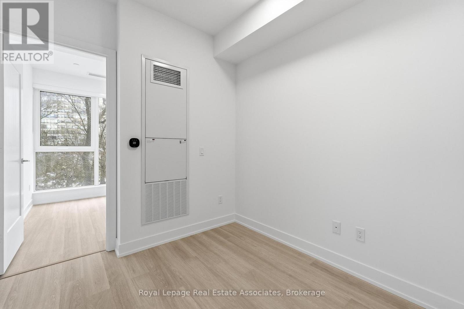 401 - 25 Cordova Avenue, Toronto, Ontario  M9A 0E5 - Photo 13 - W12815744