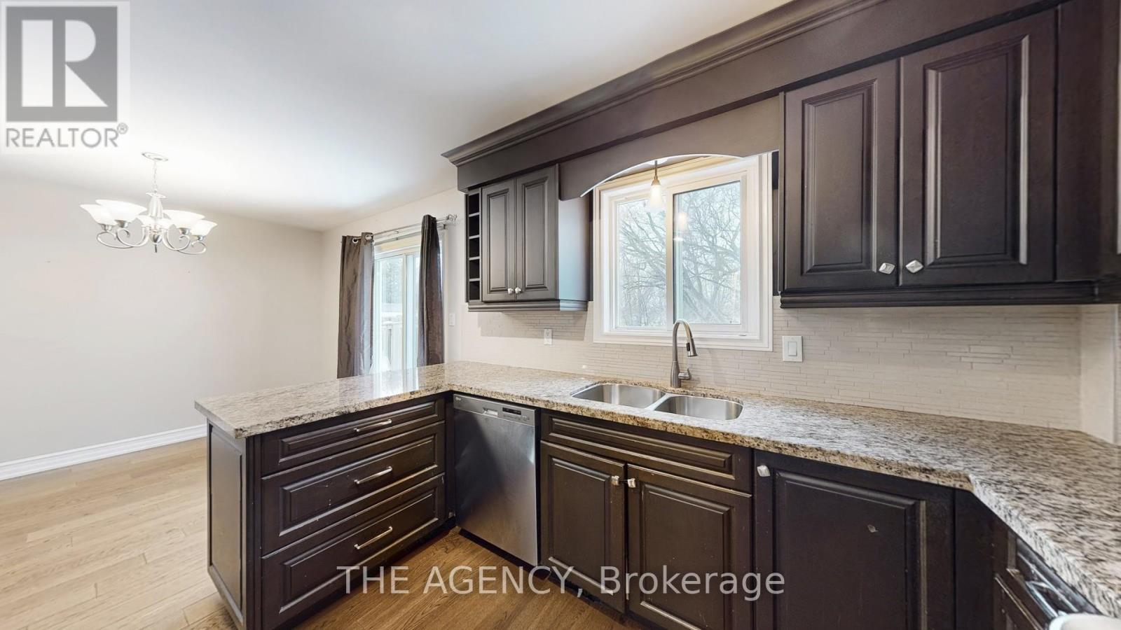 167 Stephenson Crescent, Richmond Hill, Ontario  L4C 5T3 - Photo 7 - N12798922