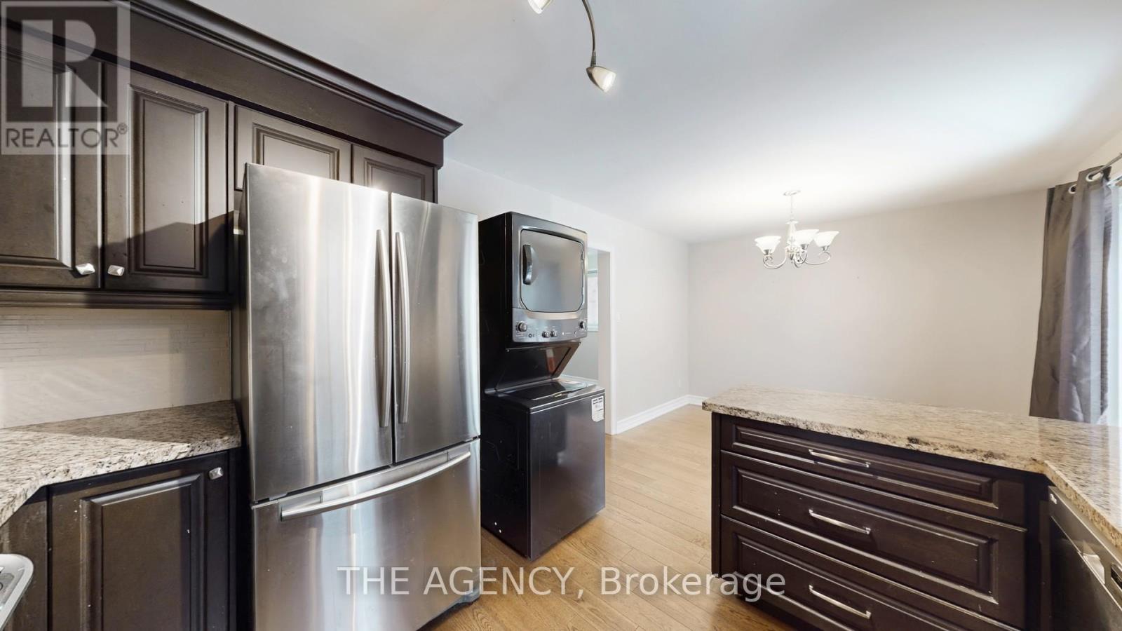 167 Stephenson Crescent, Richmond Hill, Ontario  L4C 5T3 - Photo 8 - N12798922