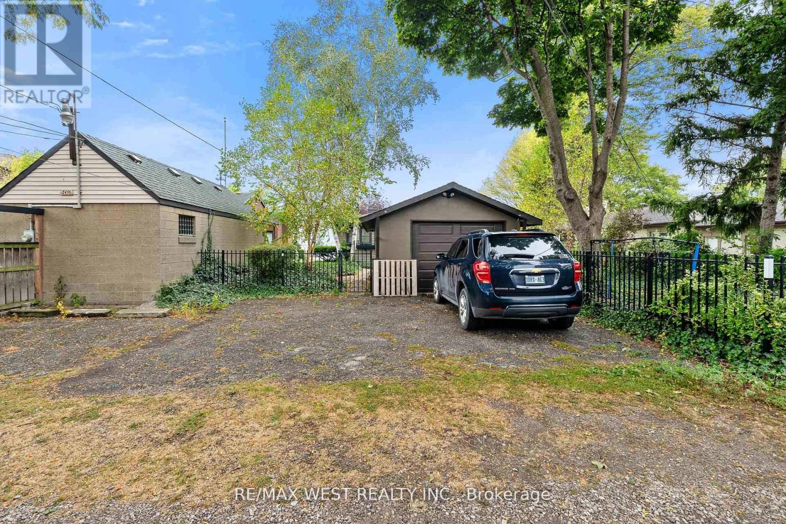 2437 Riverside Drive W, Windsor, Ontario  N9B 1B2 - Photo 29 - X12815646