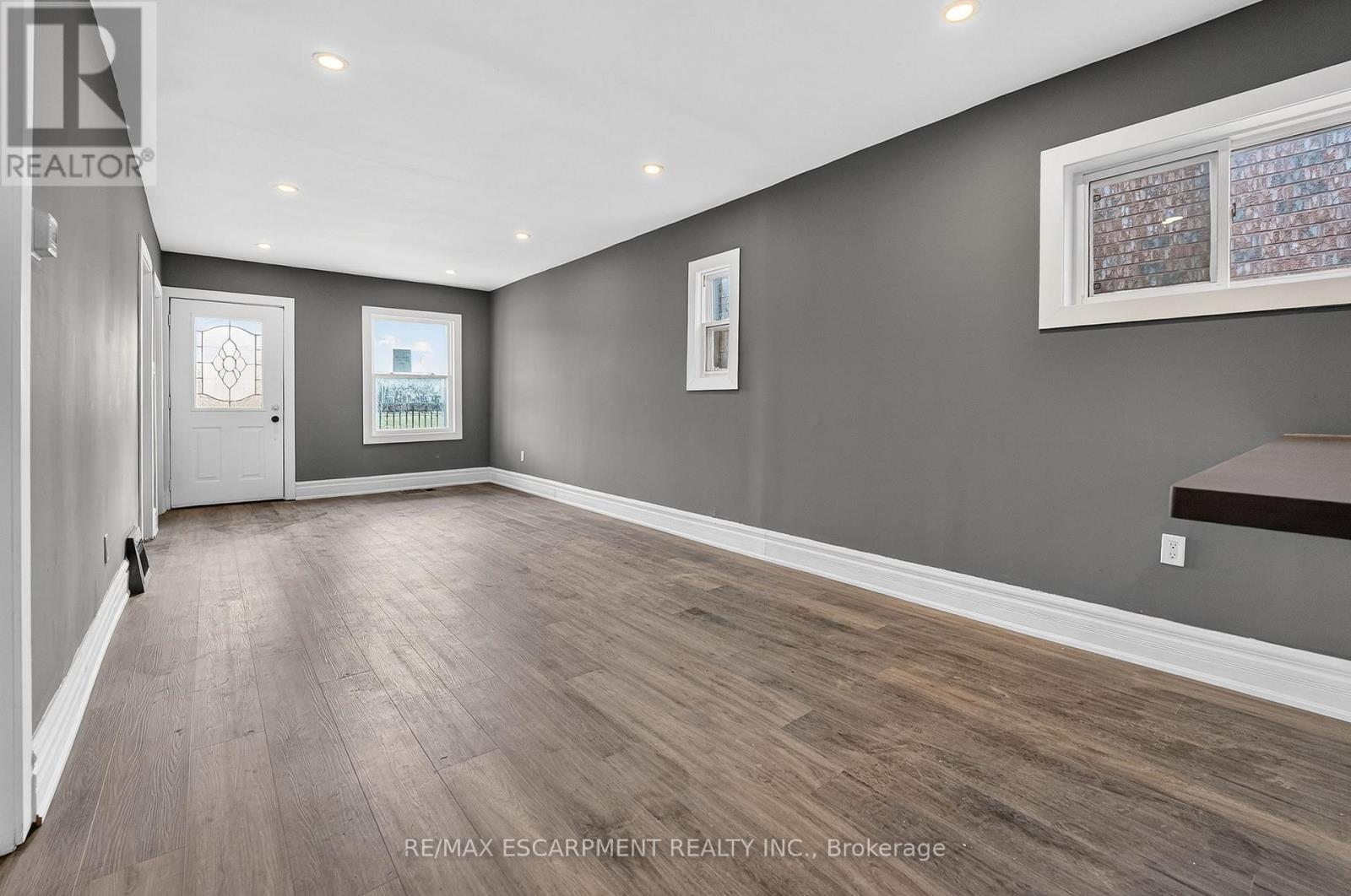 49 Allan Avenue, Hamilton, Ontario  L8H 2C8 - Photo 6 - X12815656