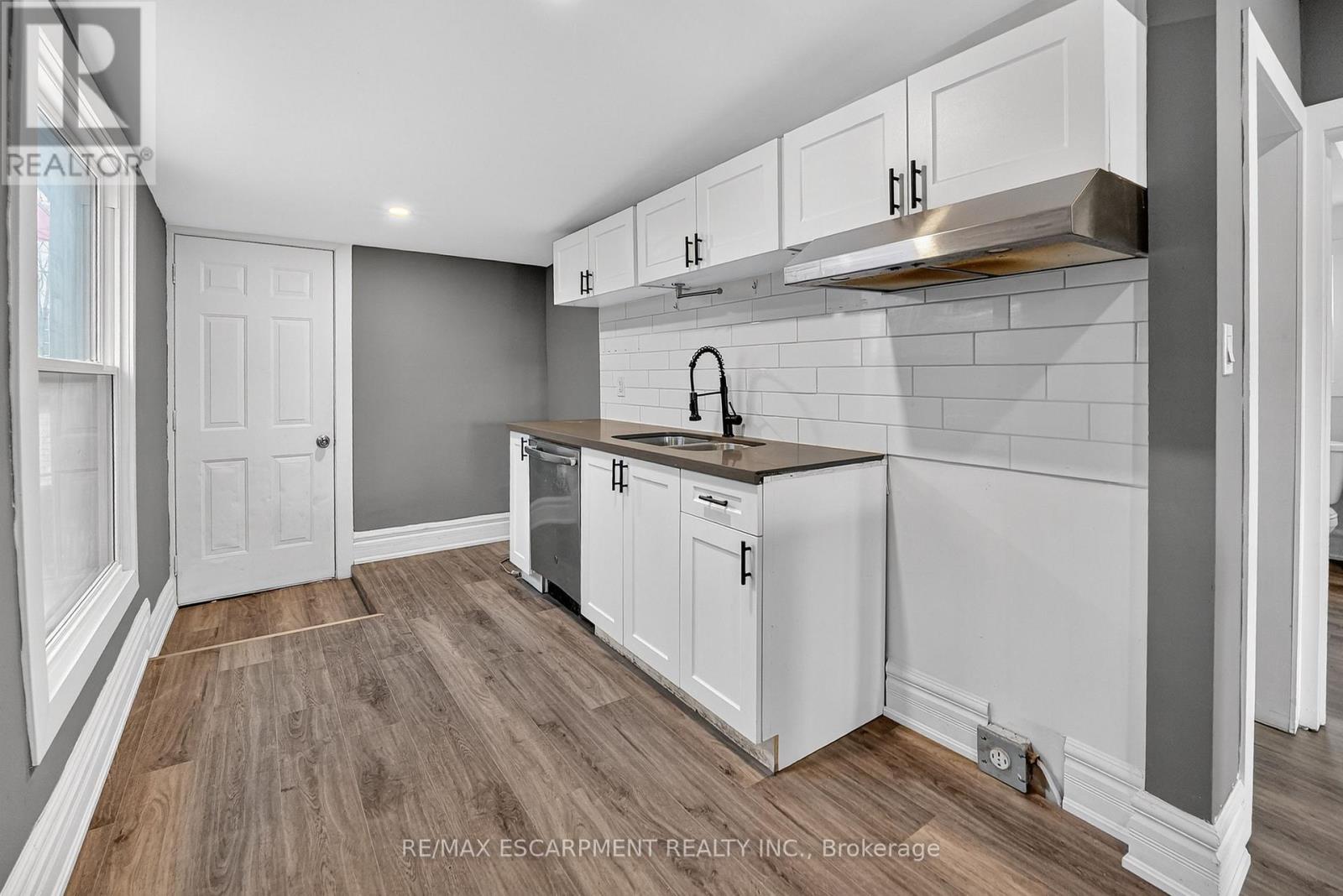 49 Allan Avenue, Hamilton, Ontario  L8H 2C8 - Photo 8 - X12815656