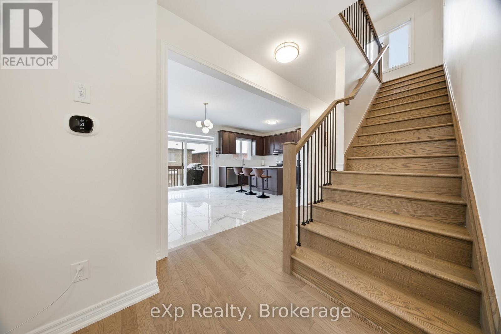 6 Faimira Avenue, Georgina (Keswick South), Ontario  L4P 0S4 - Photo 10 - N12815904