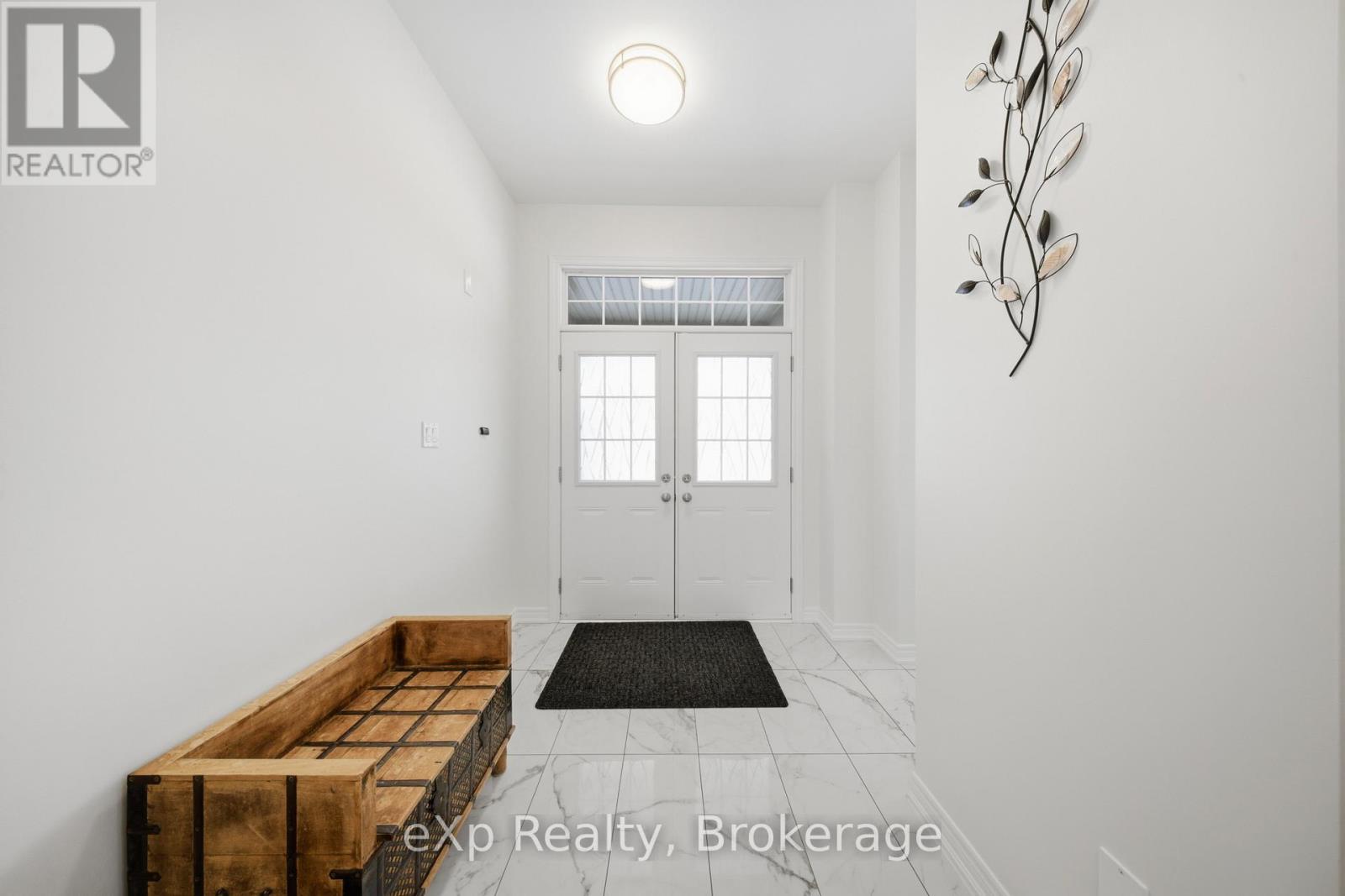 6 Faimira Avenue, Georgina (Keswick South), Ontario  L4P 0S4 - Photo 4 - N12815904