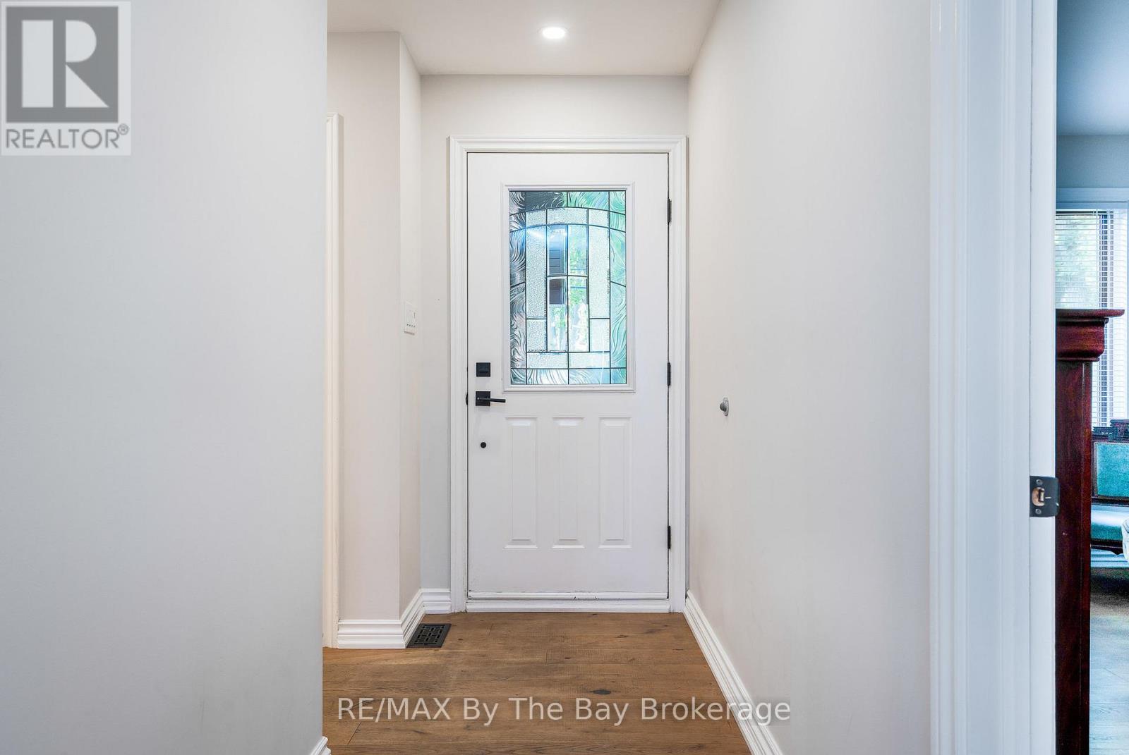 38 Willow Drive, Tiny, Ontario  L0L 1P1 - Photo 18 - S12815970