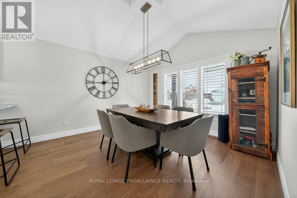 21 Brookfield Crescent, Quinte West, Ontario  K8V 0H9 - Photo 6 - X12815906