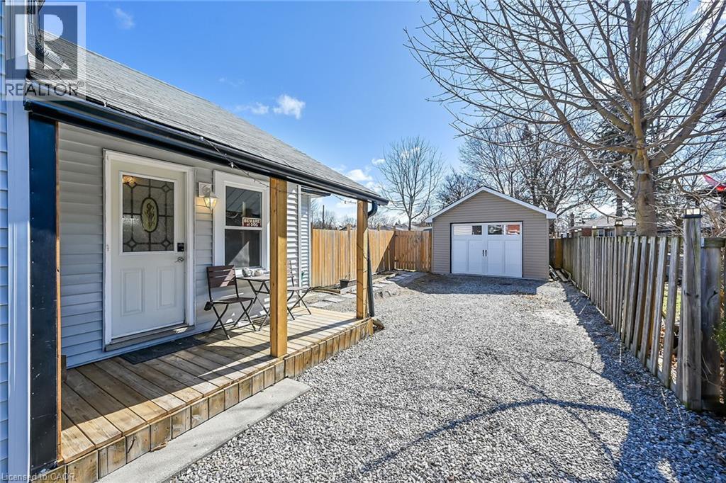 46 Walnut Street, Brantford, Ontario  L3T 1H2 - Photo 4 - 40807336