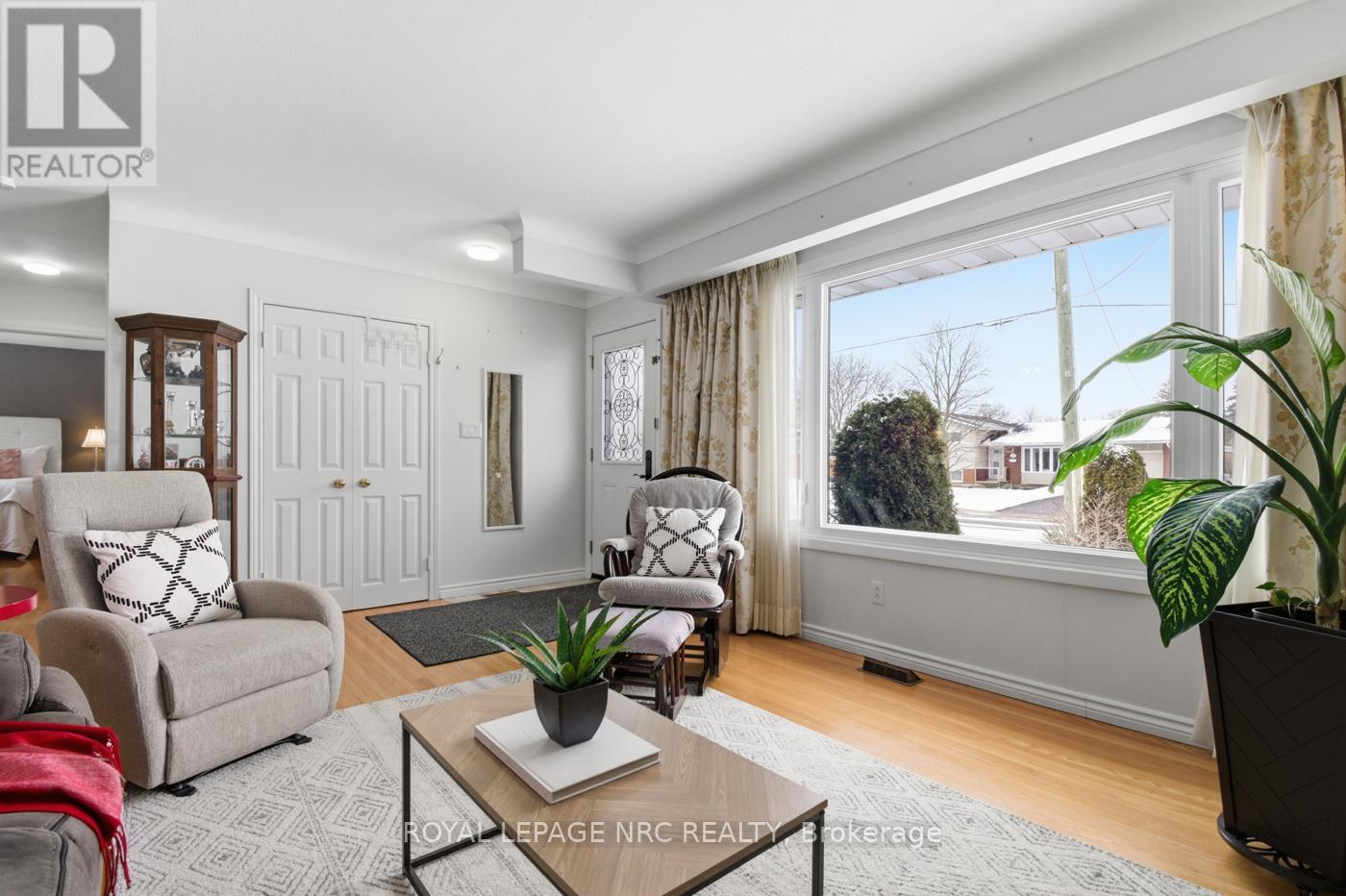 14 Terrace Avenue, Welland, Ontario  L3C 2C4 - Photo 6 - X12808136