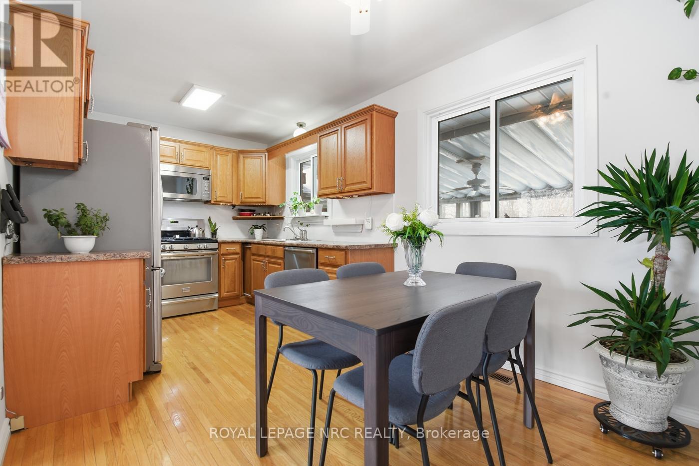 14 Terrace Avenue, Welland, Ontario  L3C 2C4 - Photo 11 - X12808136