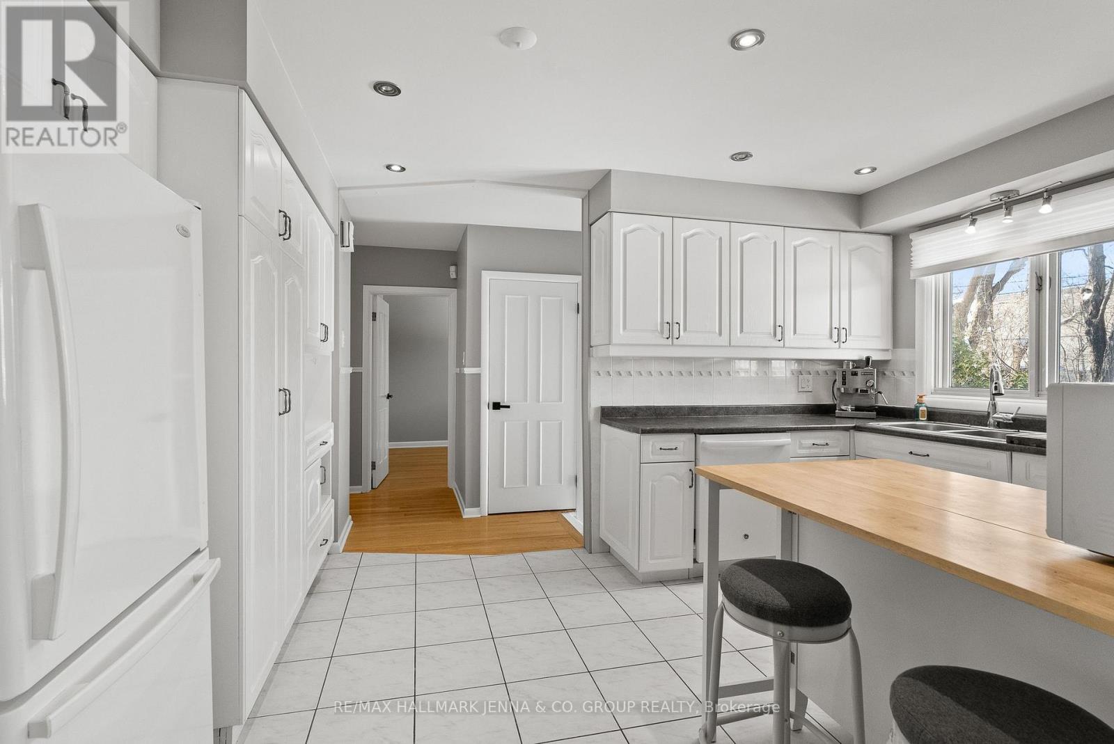 866 Claude Street, Ottawa, Ontario  K1K 2S6 - Photo 12 - X12815792