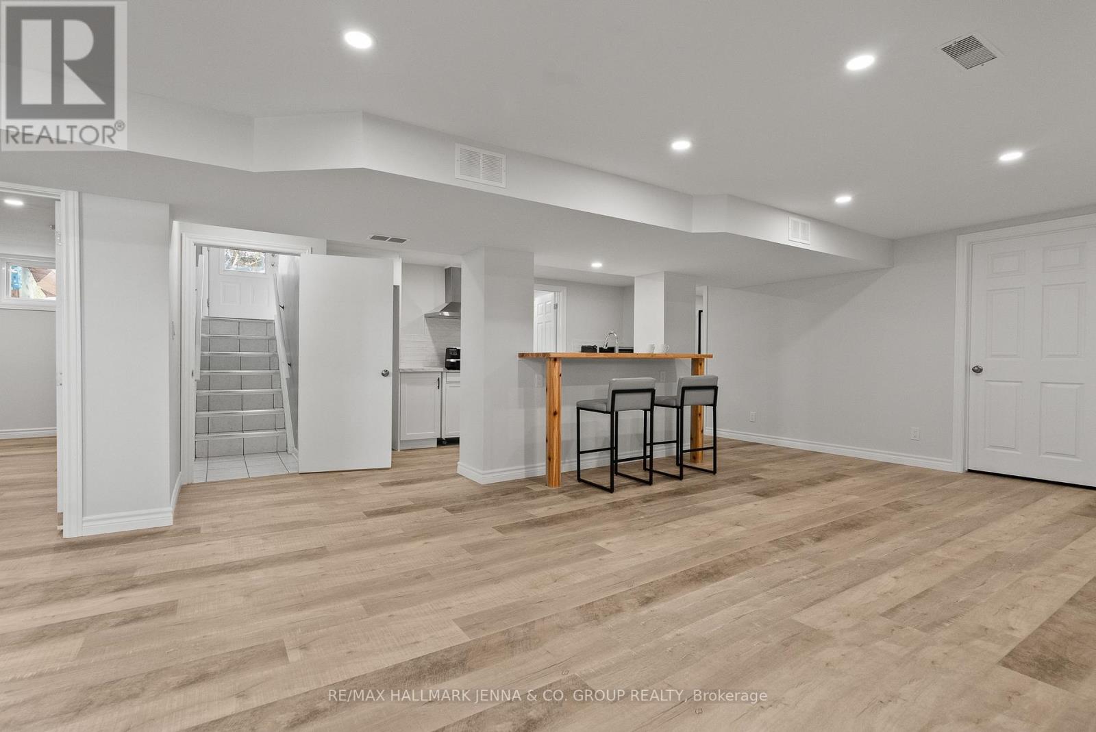 866 Claude Street, Ottawa, Ontario  K1K 2S6 - Photo 25 - X12815792