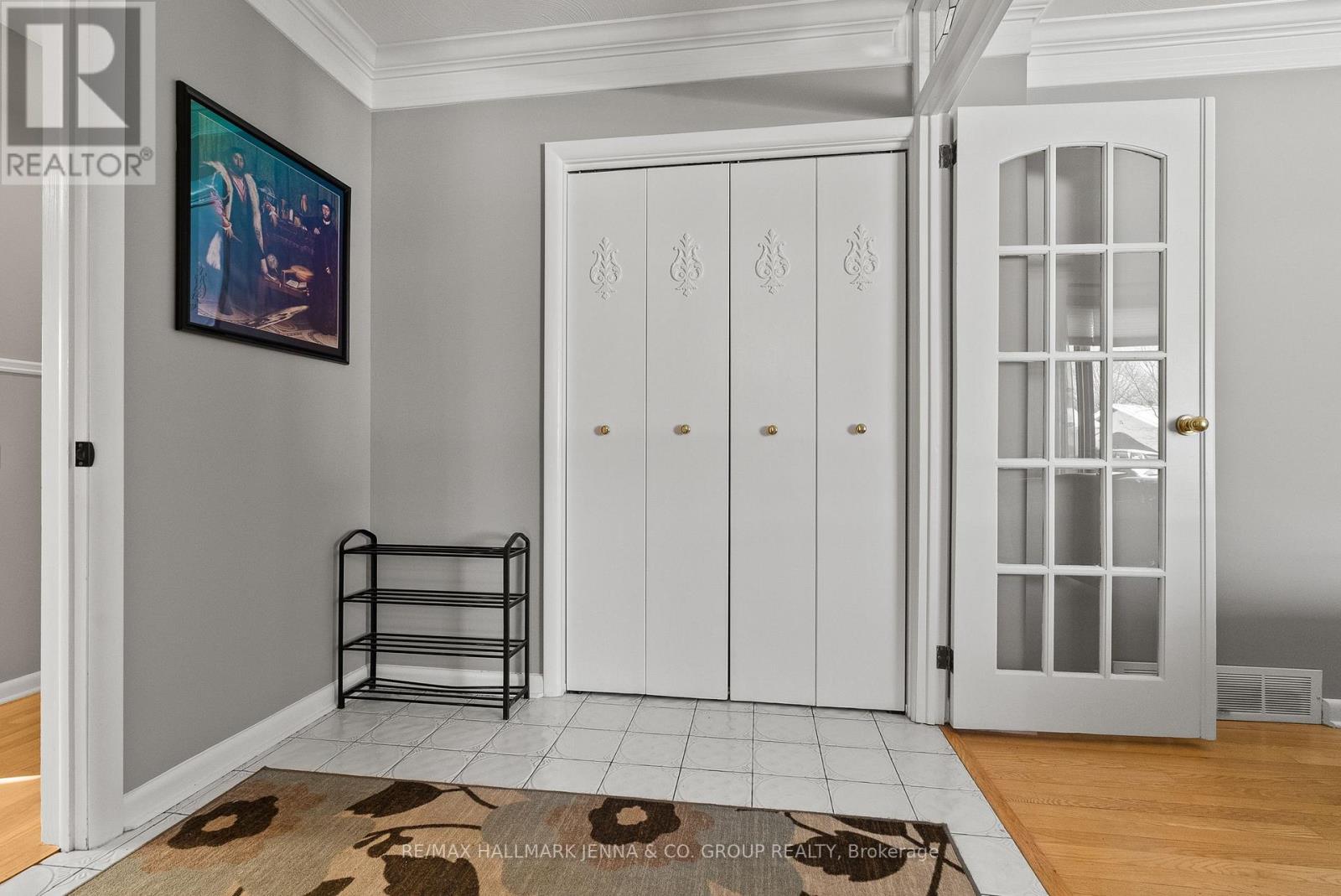 866 Claude Street, Ottawa, Ontario  K1K 2S6 - Photo 4 - X12815792