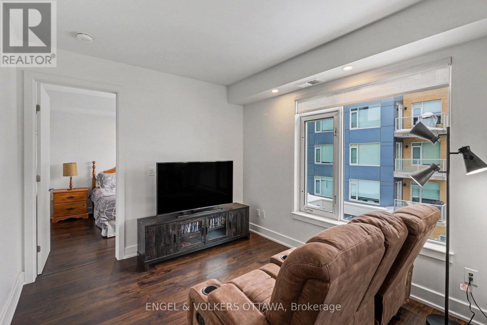 318 - 7 Marquette Avenue, Ottawa, Ontario  K1L 8A7 - Photo 9 - X12815886