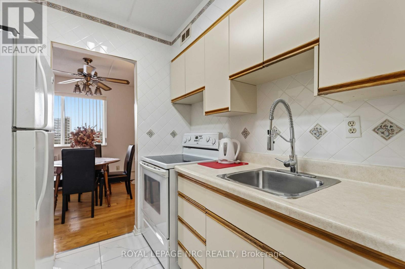 418 - 198 Scott Street, St. Catharines, Ontario  L2N 5T3 - Photo 14 - X12815770