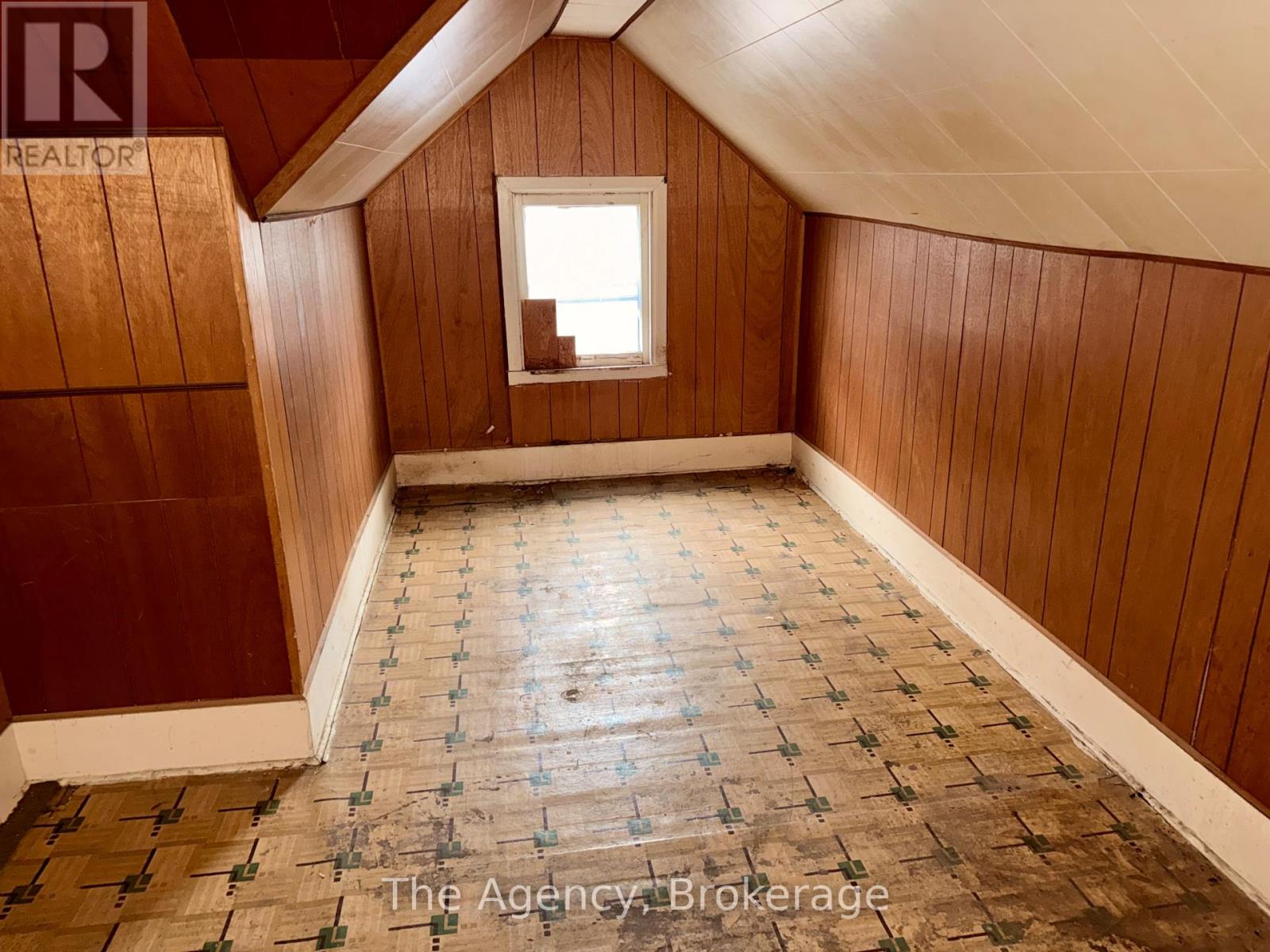 28 Grove Street, Welland, Ontario  L3B 4B4 - Photo 14 - X12815898