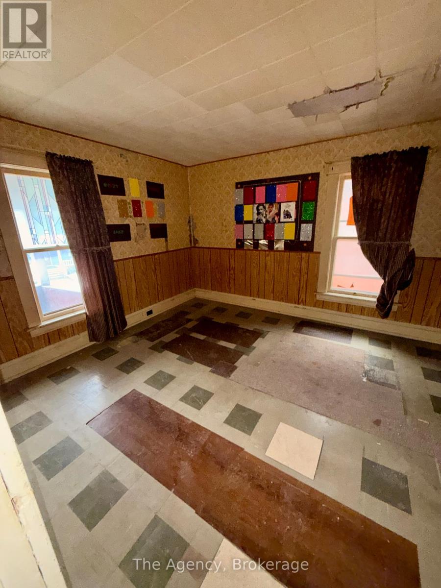 28 Grove Street, Welland, Ontario  L3B 4B4 - Photo 24 - X12815898