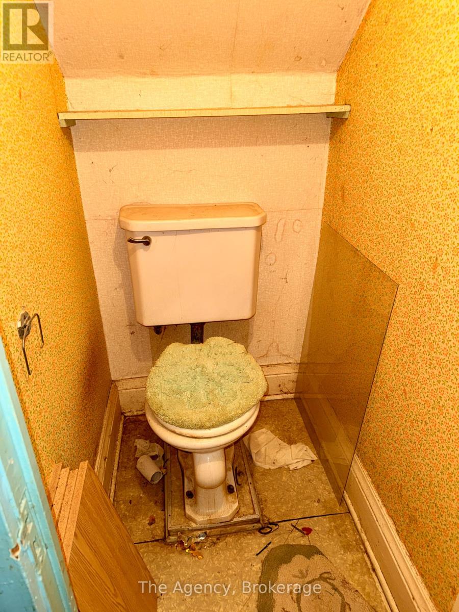 28 Grove Street, Welland, Ontario  L3B 4B4 - Photo 33 - X12815898