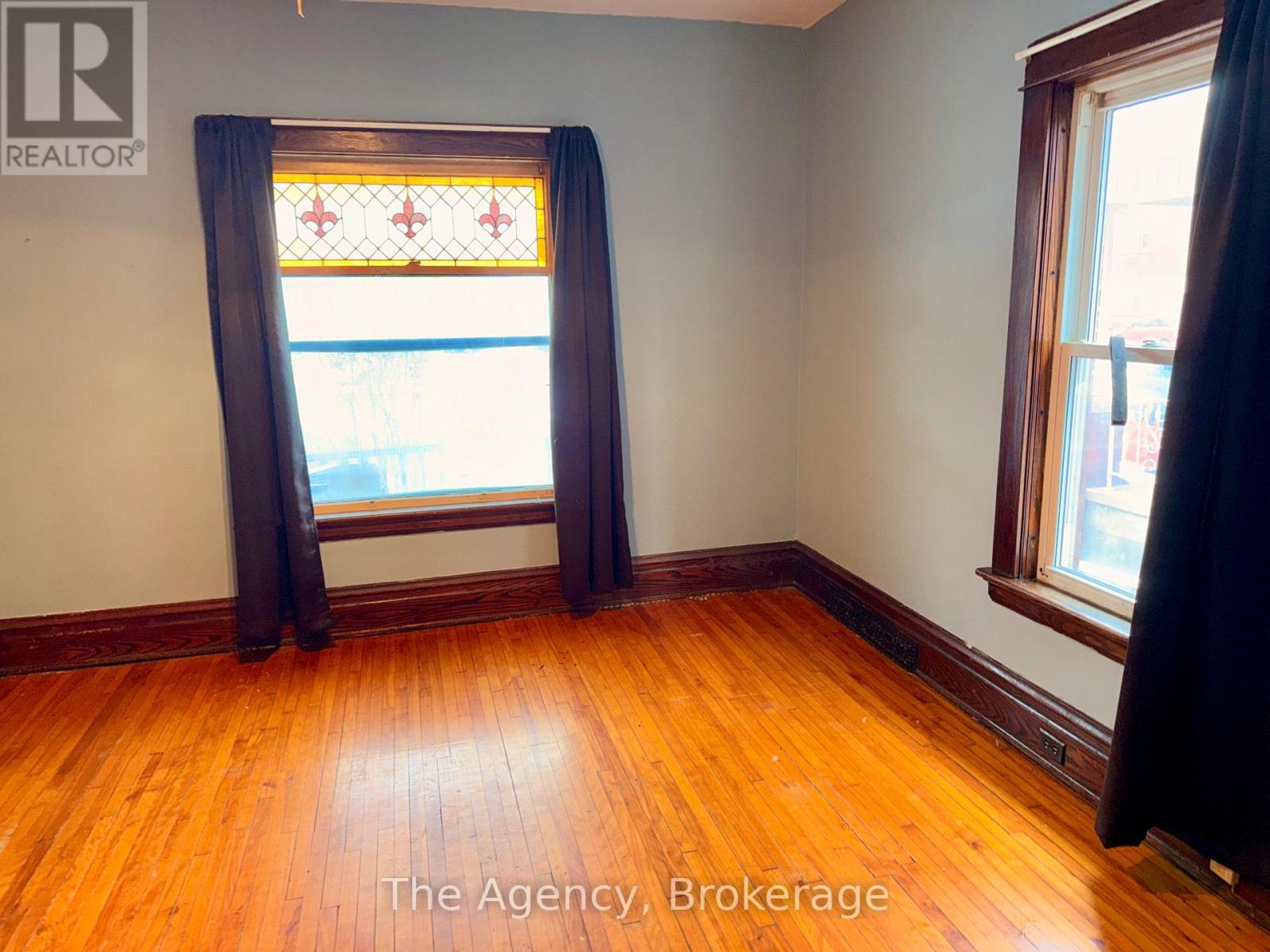 28 Grove Street, Welland, Ontario  L3B 4B4 - Photo 9 - X12815898