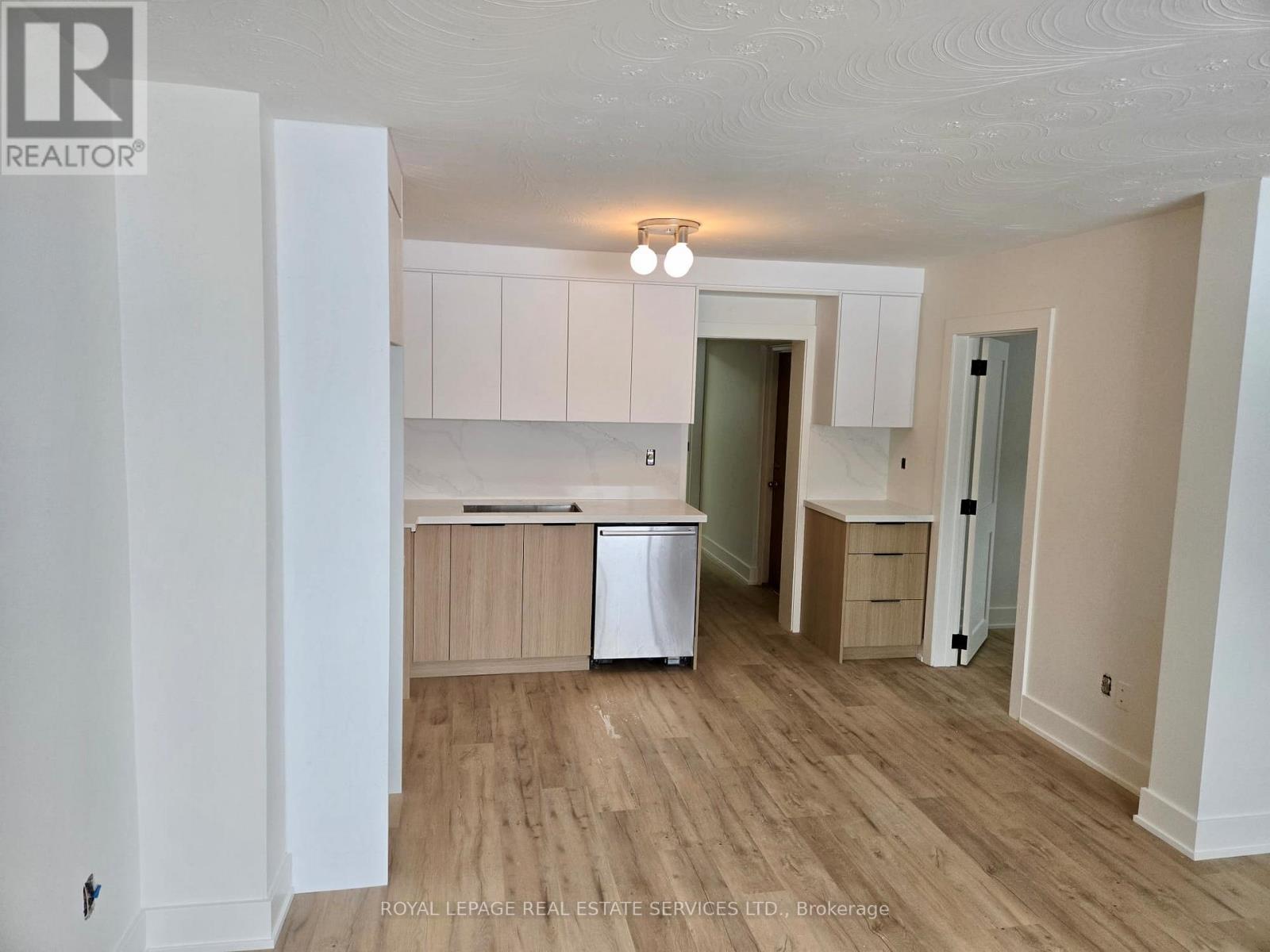 1 - 52 PETER STREET, Mississauga, Ontario