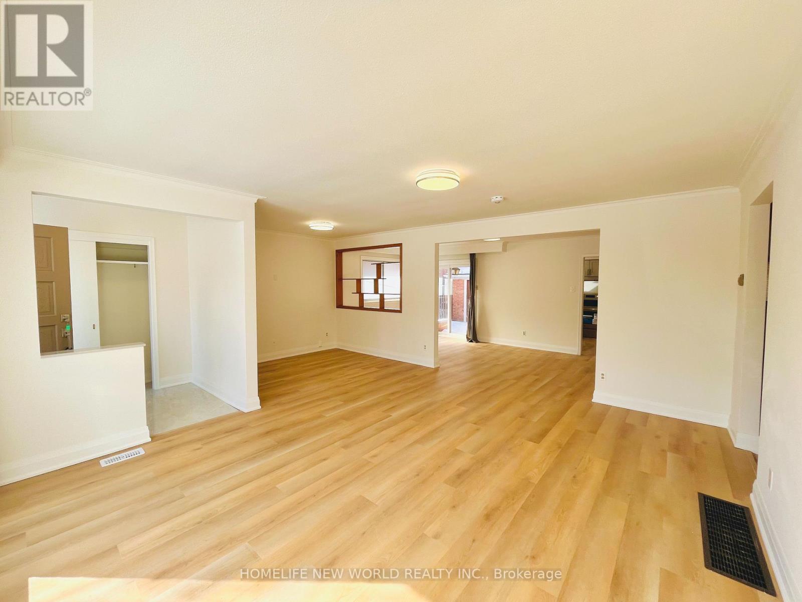 Ground - 308 Maplehurst Avenue, Toronto, Ontario  M2N 3C6 - Photo 4 - C12815746