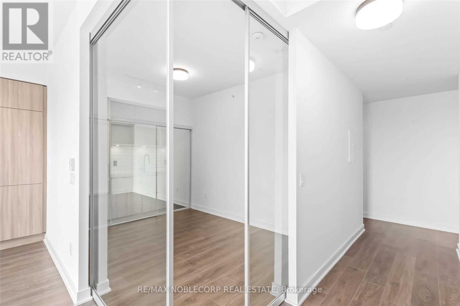 919 - 60 Tannery Road, Toronto, Ontario  M5A 0S8 - Photo 13 - C12815780