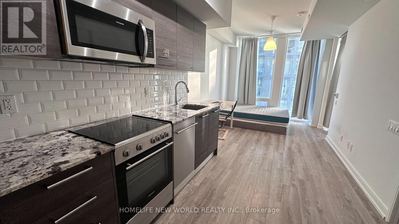 1806 - 28 Wellesley Street, Toronto, Ontario  M4Y 1G3 - Photo 6 - C12815806