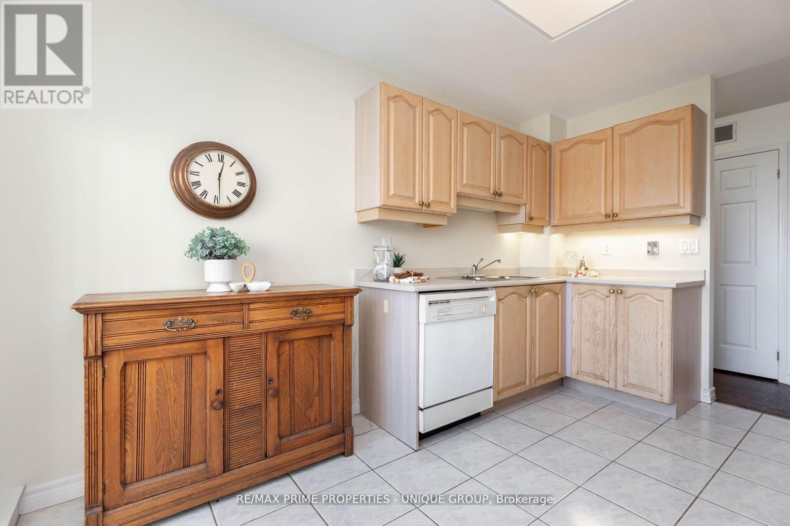 808 - 18 Concorde Place, Toronto, Ontario  M3C 3T9 - Photo 14 - C12815828