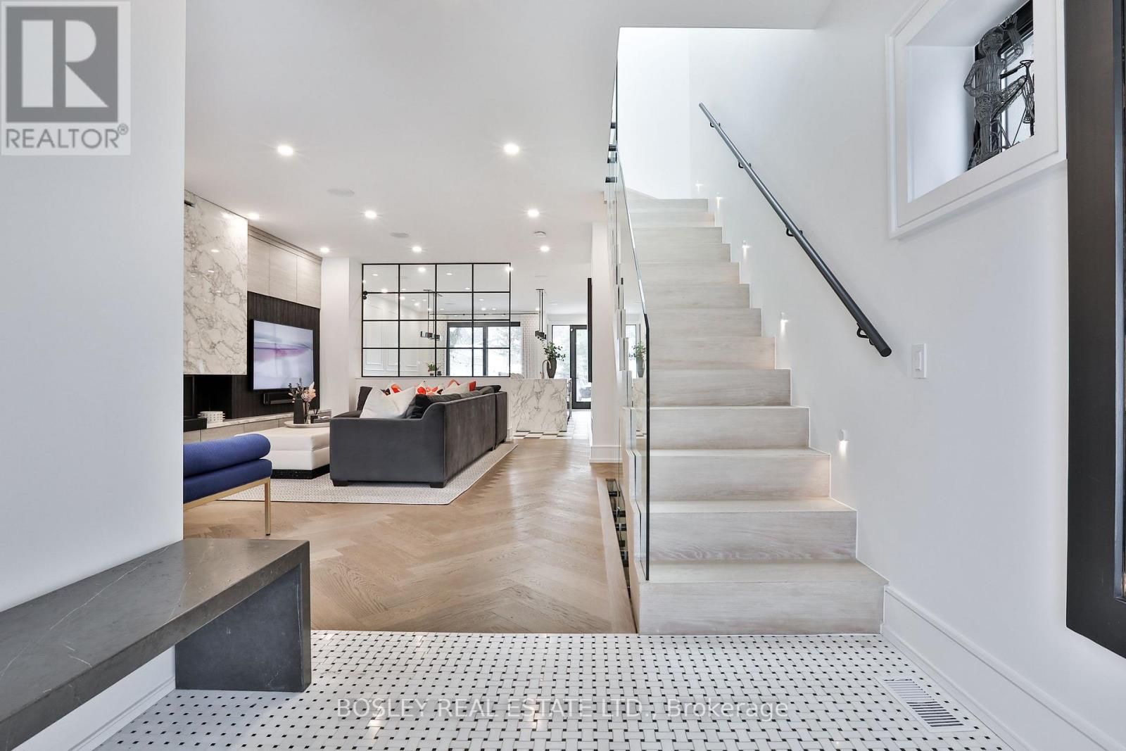 553 Davisville Avenue, Toronto, Ontario  M4S 1J2 - Photo 2 - C12815844