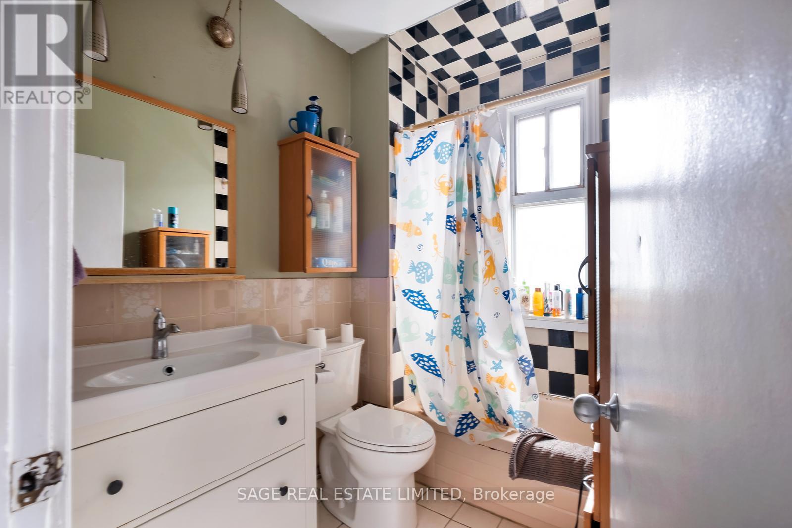 629 Ossington Avenue, Toronto, Ontario  M6G 3T6 - Photo 16 - C12815872