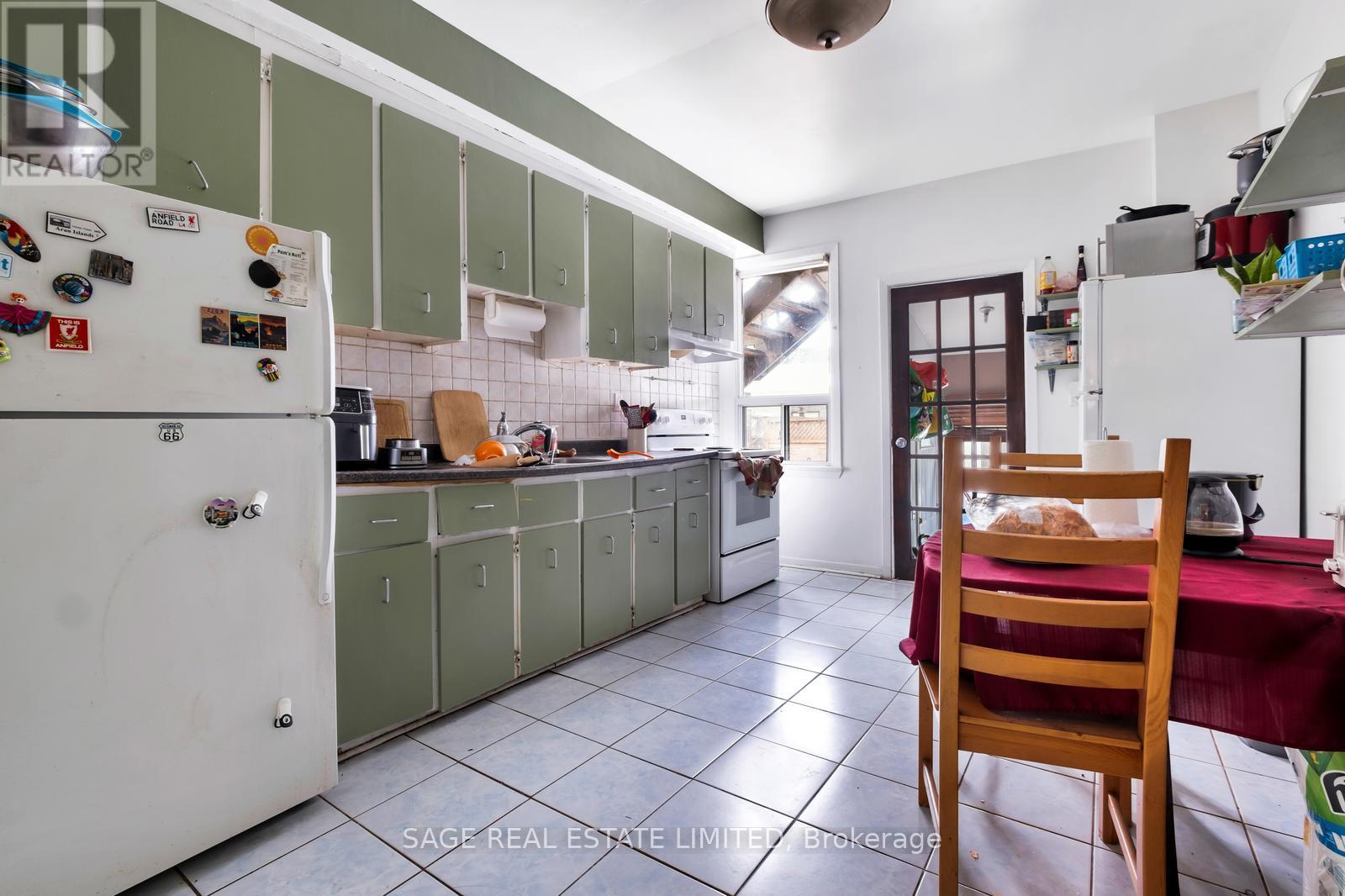 629 Ossington Avenue, Toronto, Ontario  M6G 3T6 - Photo 8 - C12815872