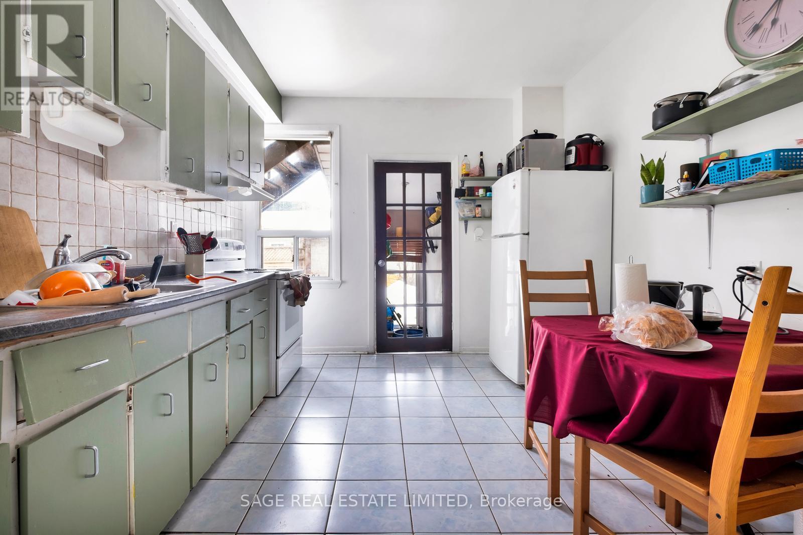 629 Ossington Avenue, Toronto, Ontario  M6G 3T6 - Photo 9 - C12815872