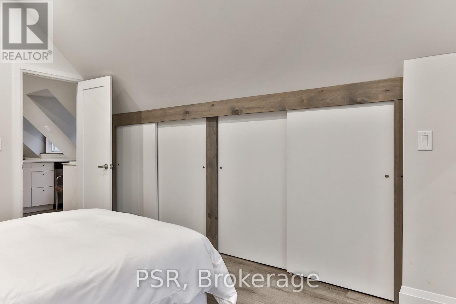 Upper - 264 Dovercourt Road, Toronto, Ontario  M6J 3E1 - Photo 14 - C12815908