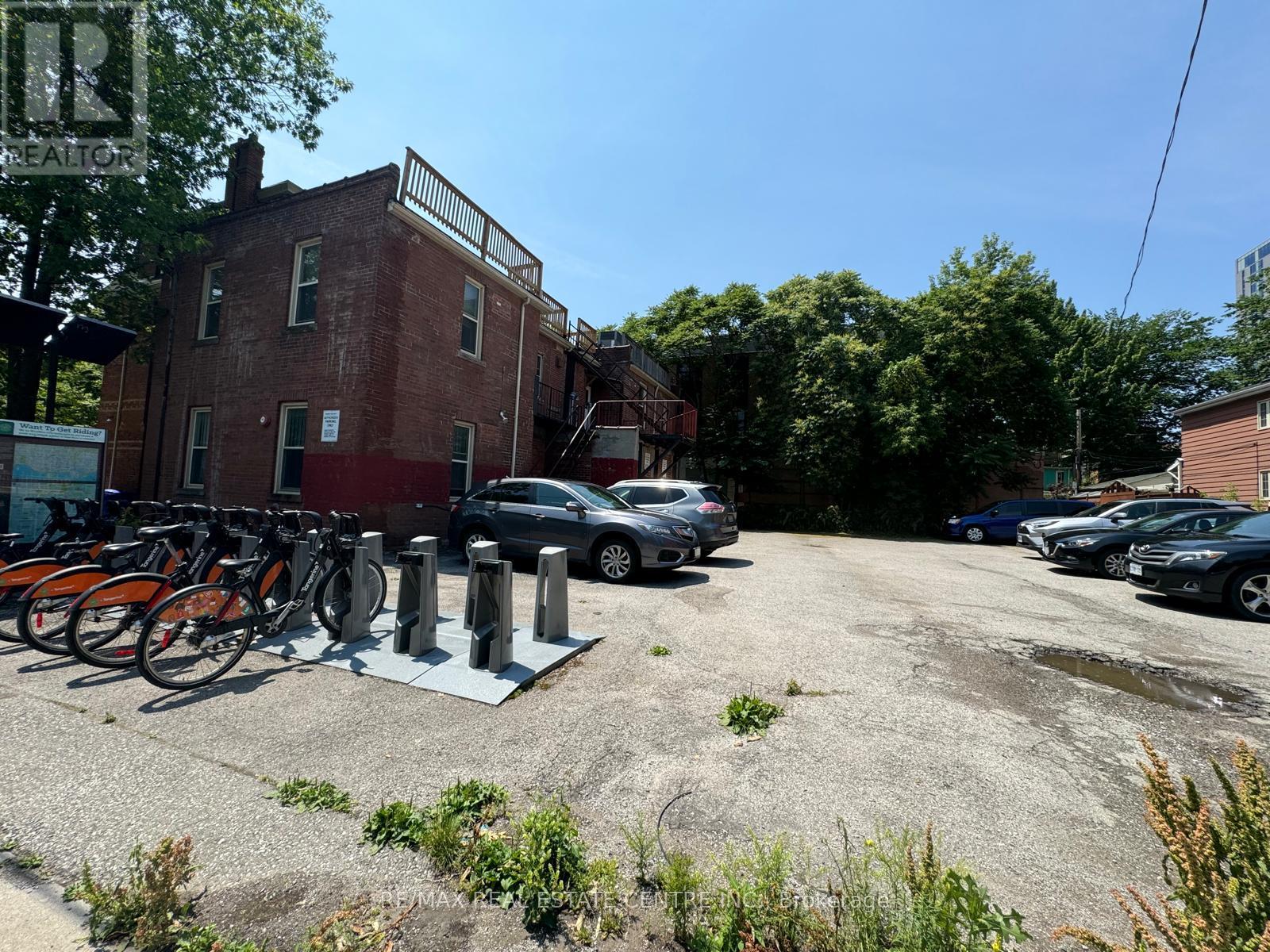 28 Cecil Street, Toronto, Ontario  M5T 1N3 - Photo 4 - C12815928