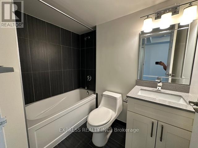 1011 - 10 Yonge Street, Toronto, Ontario  M5E 1R4 - Photo 2 - C12815948