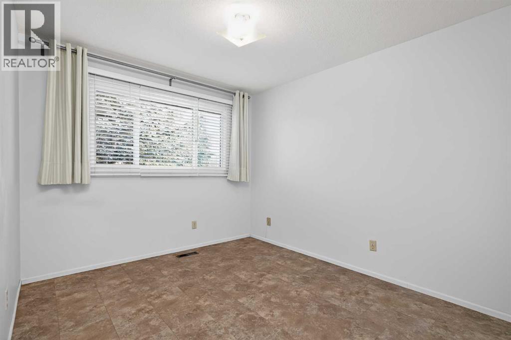 637 Whitewood Road Ne, Calgary, Alberta  T1Y 4A1 - Photo 10 - A2286203