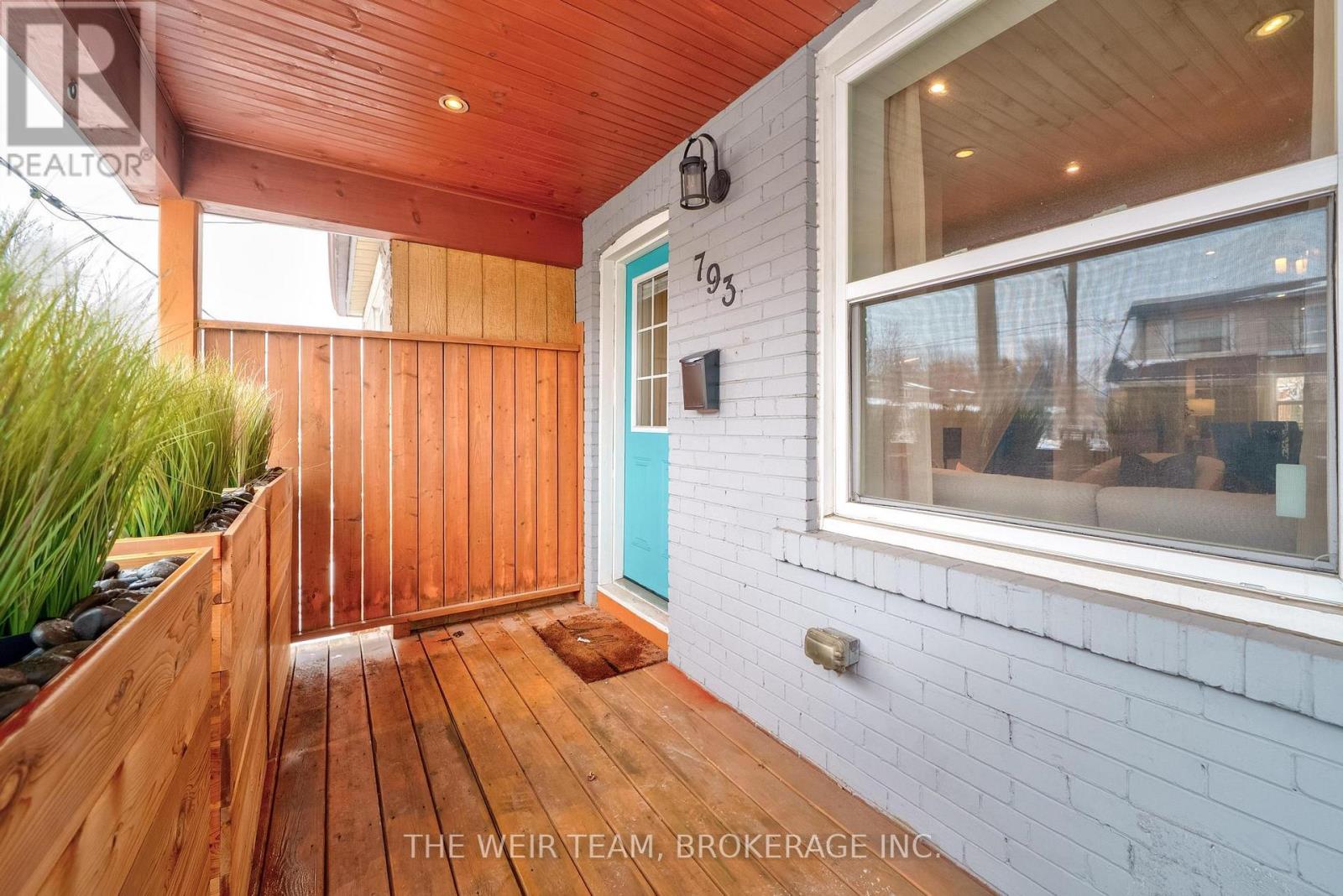 793 Woodbine Avenue, Toronto, Ontario  M4E 2J5 - Photo 2 - E12815748