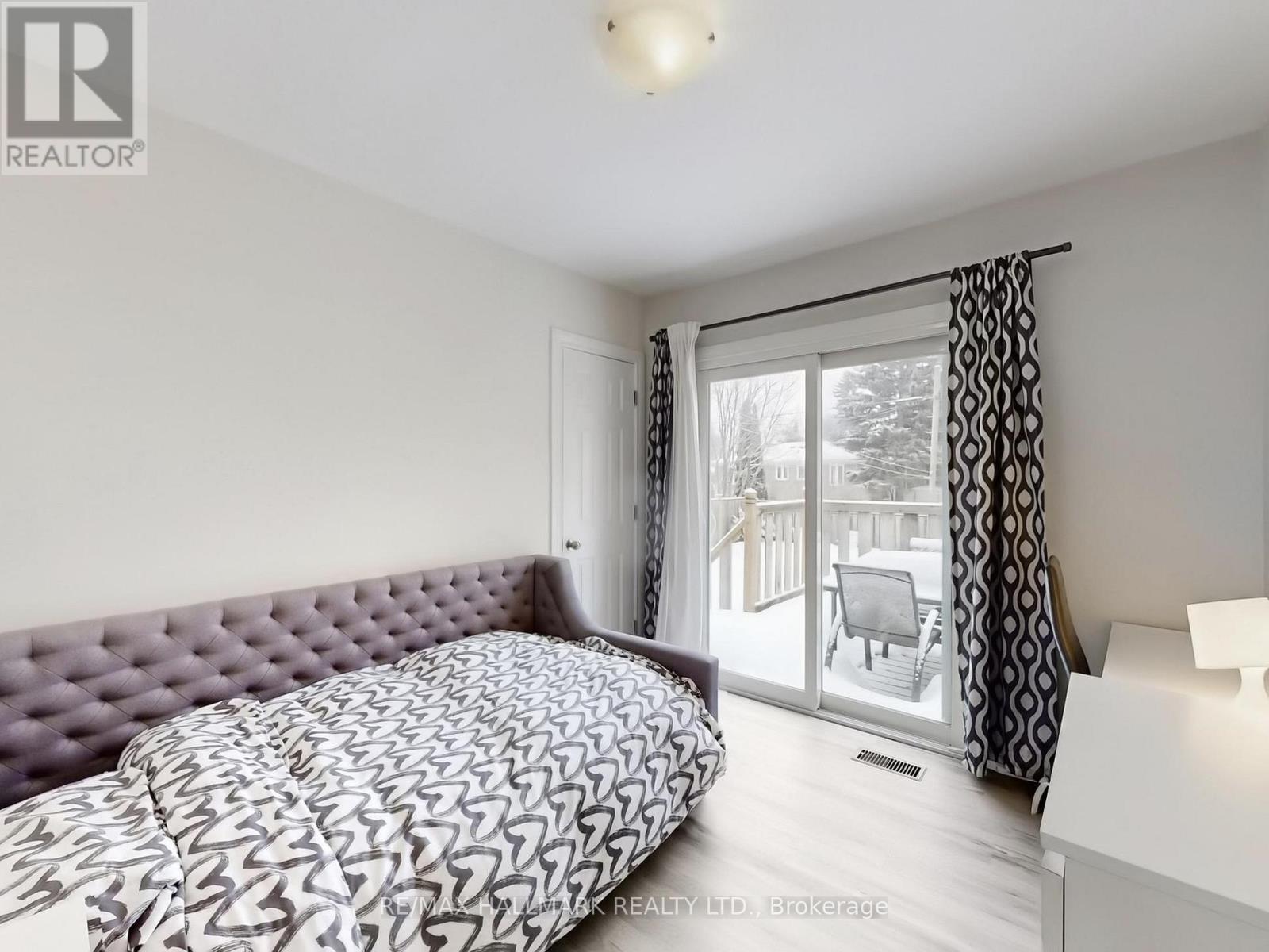 79 Cartier Crescent, Richmond Hill, Ontario  L4C 2N3 - Photo 12 - N12815884